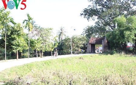 Duong Lam ancient village, “the land of two kings” - ảnh 1
